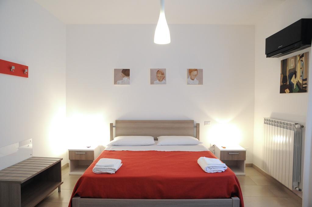 Ypsilhome Castelbuono  Exteriör bild